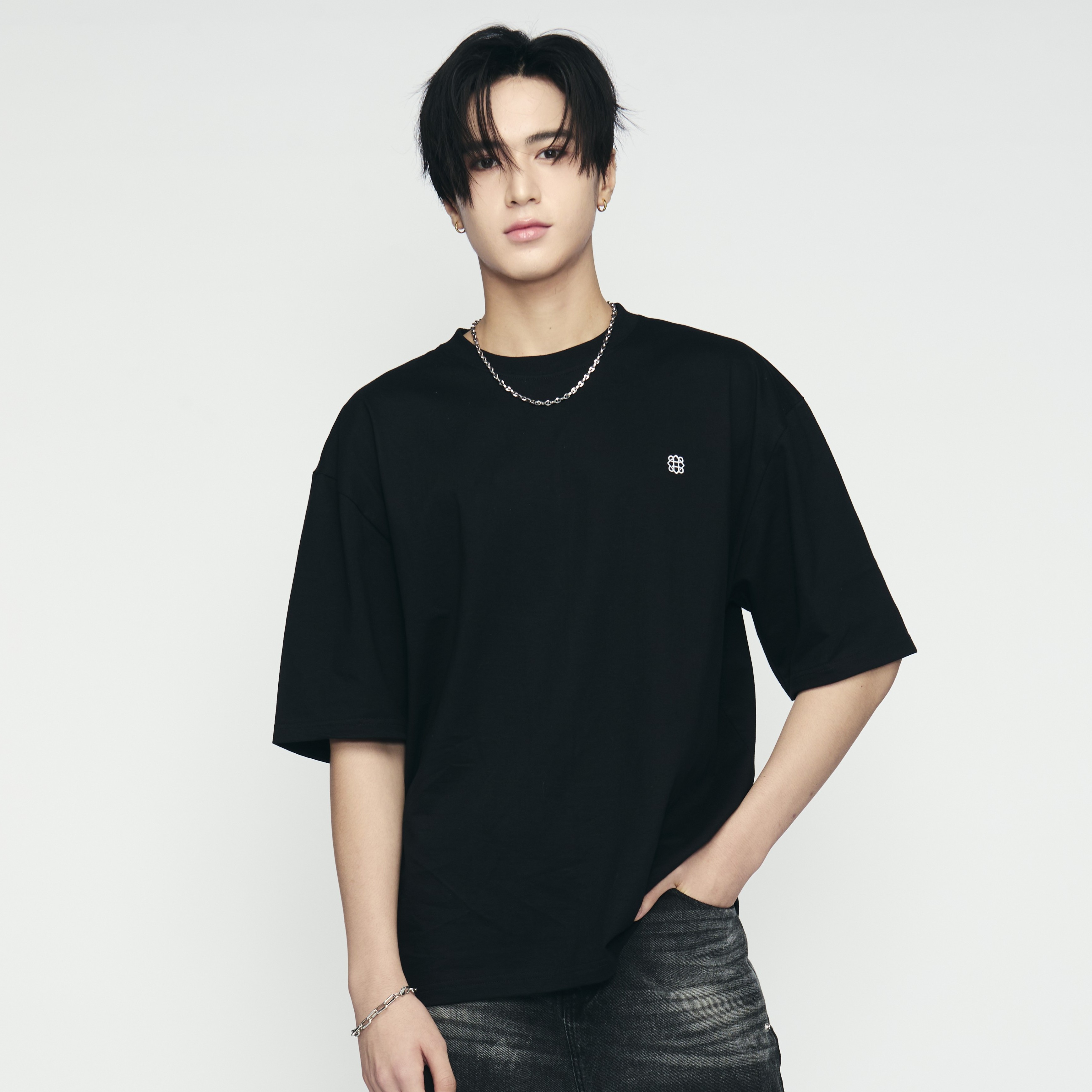 DIVINE OVERSIZED TEE (BLACK)