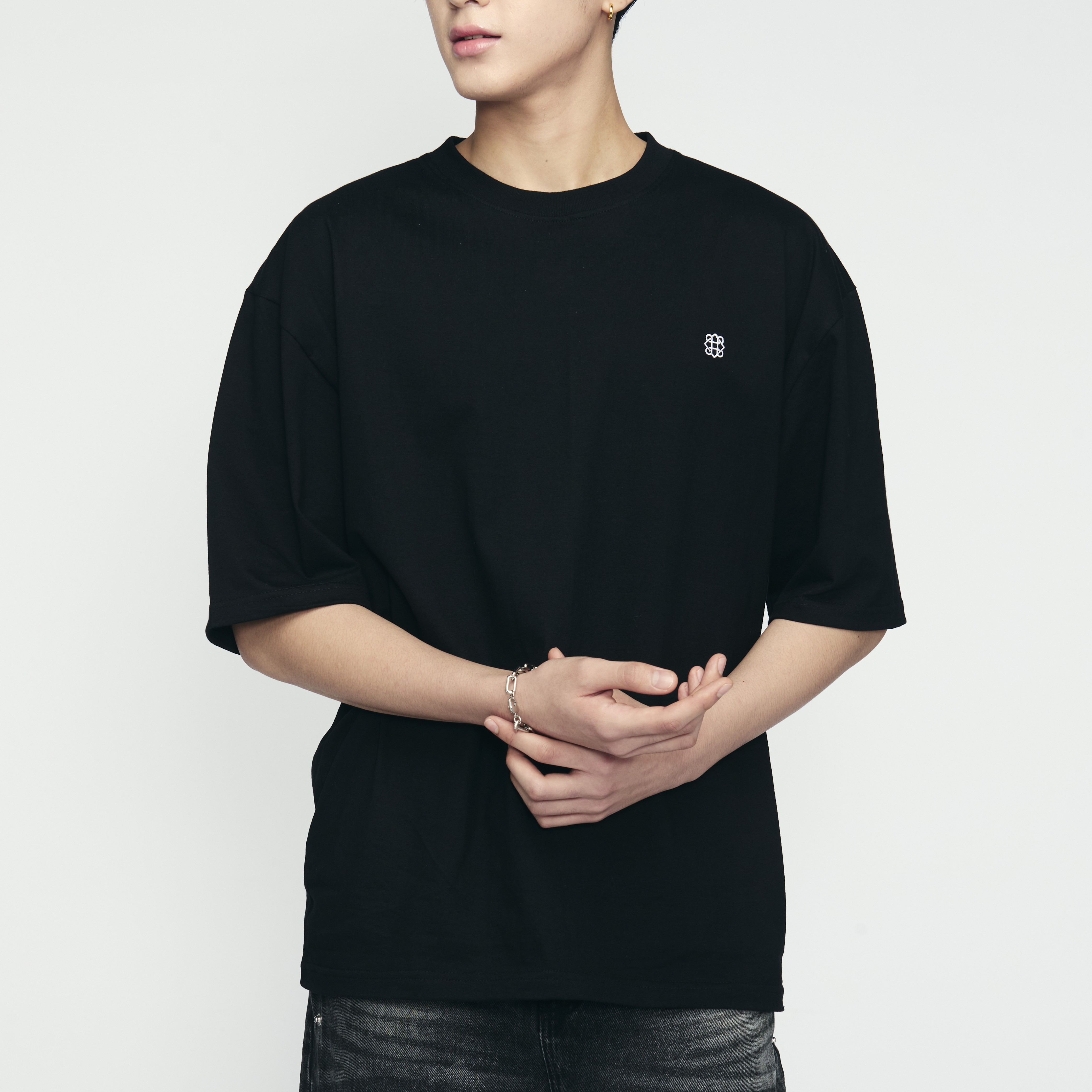 DIVINE OVERSIZED TEE (BLACK)