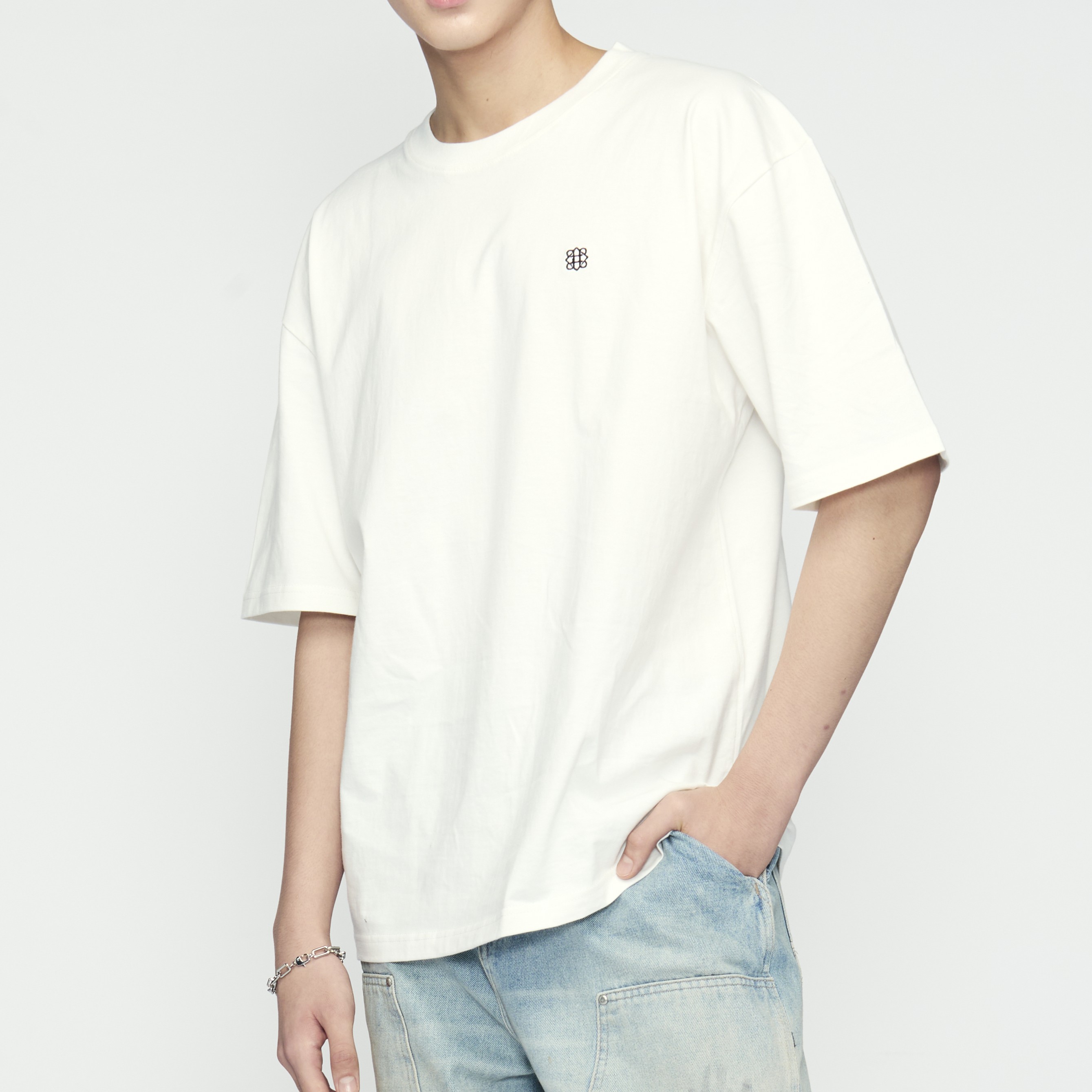 DIVINE OVERSIZED TEE (WHITE)