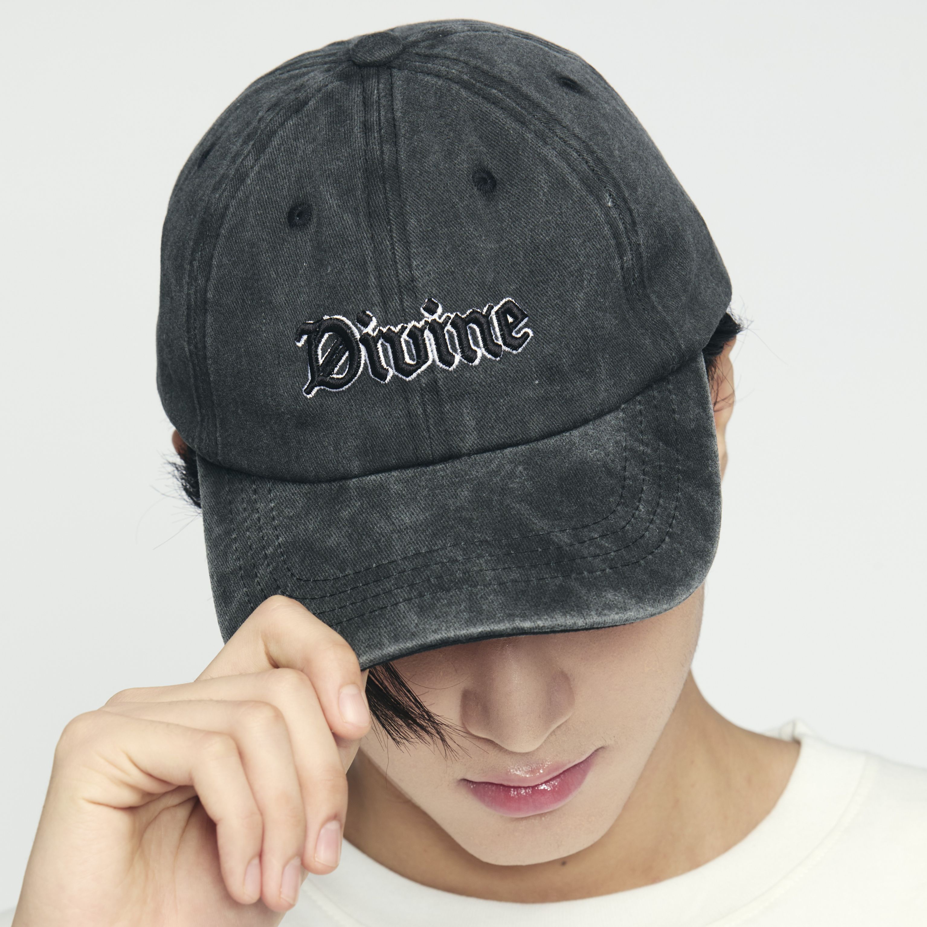 DIVINE CAP