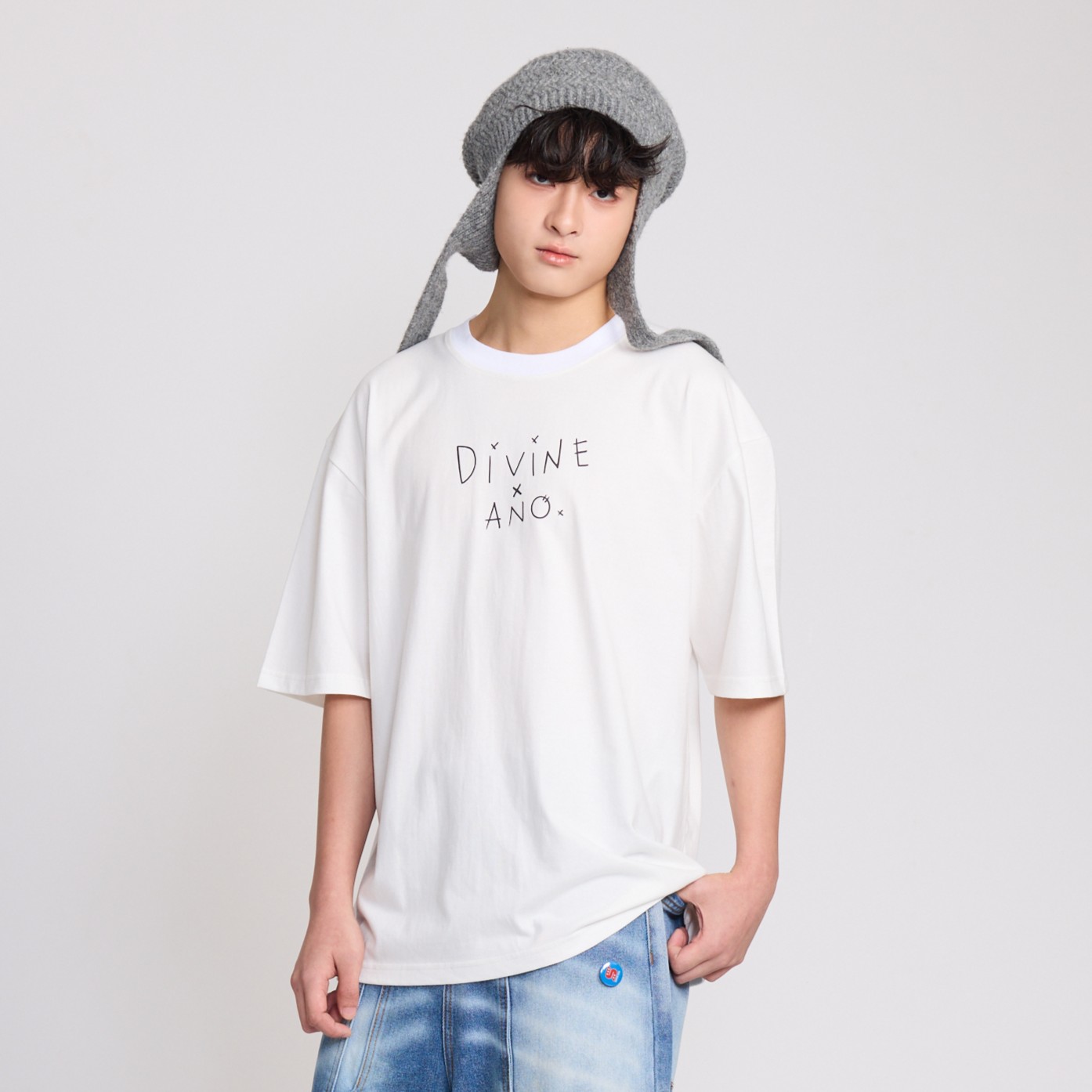 DIVINExANO OVERSIZED TEE (WHITE)