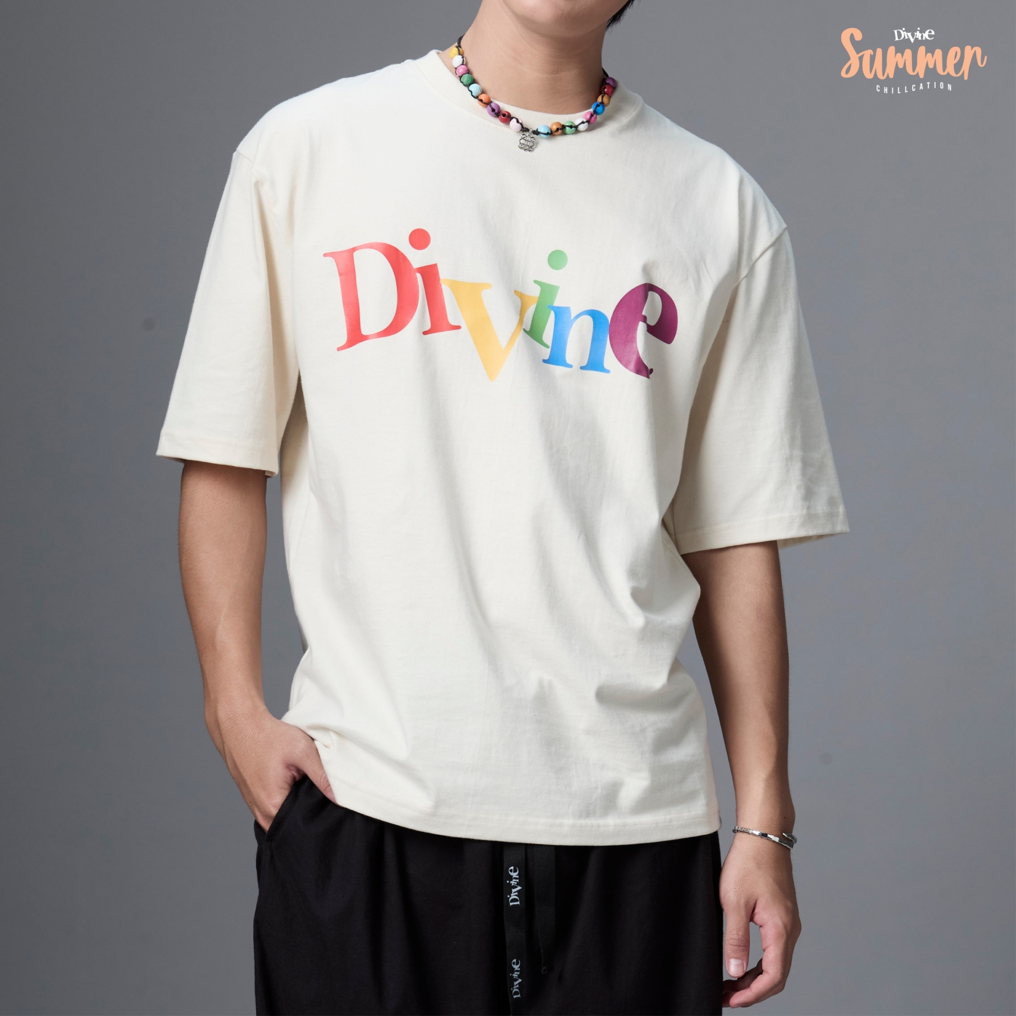 CHILLACATION OVERSIZE T-SHIRT (OFF-WHITE)