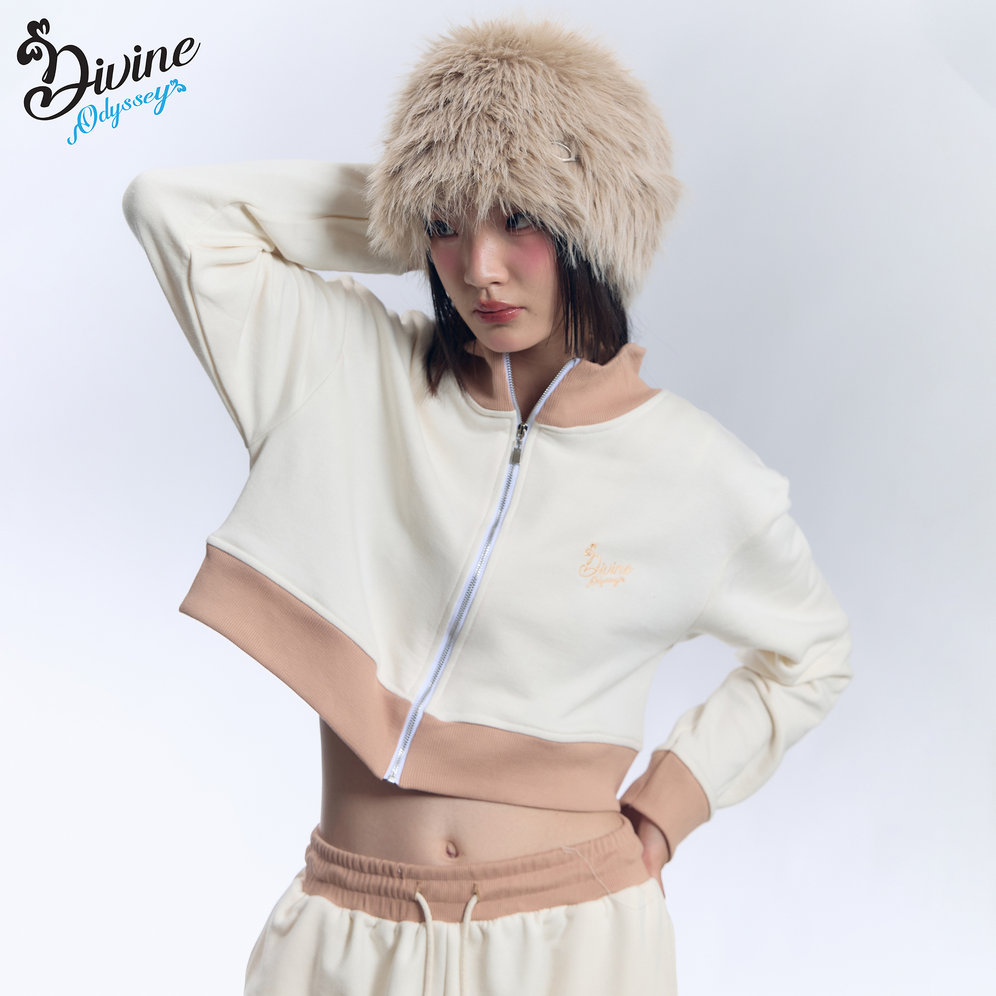 [PRE-ORDER] ODYSSEY AIRPORT JACKET CROP (CARAMEL CUSTARD)
