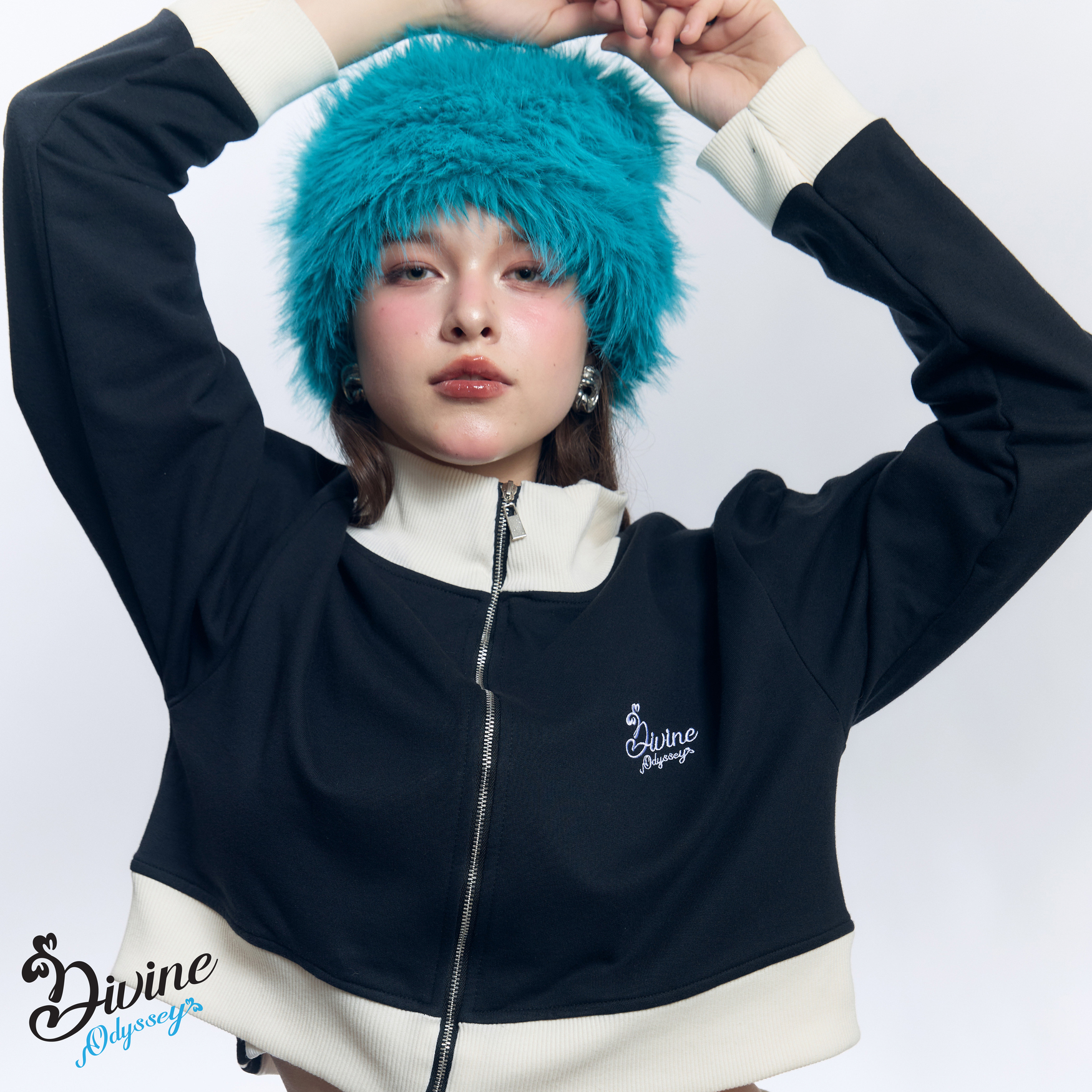 [PRE-ORDER] ODYSSEY AIRPORT JACKET CROP (MIDNIGHT & IVORY)
